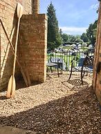 River Courtyard Apartment In The Heart Of