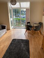 River Courtyard Apartment In The Heart Of