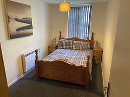 River Courtyard Apartment In The Heart Of