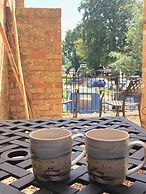 River Courtyard Apartment In The Heart Of