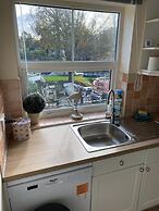 River Courtyard Apartment In The Heart Of