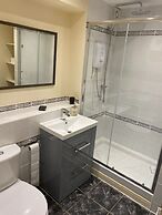 River Courtyard Apartment In The Heart Of