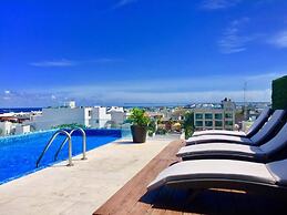 Close To Mamita's Beach, 2 Br for up to 5 Sleeps and Rooftop Pool!