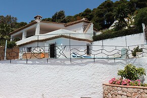 Exceptional Location - one of the Most Sought-after Locations in Costa