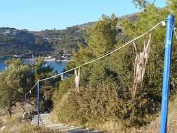 Holiday Apartment With sea View and Mountains View