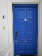 Holiday Apartment With sea View and Mountains View