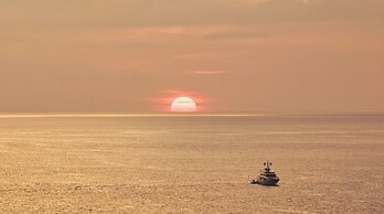 Patong Tower Cozy Comfy Luxury Apartment With Seaview, for 1-3 People,