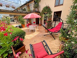 Central Spoleto Apartment With Large Sunny Terrace With Views