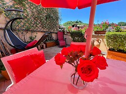 Central Spoleto Apartment With Large Sunny Terrace With Views