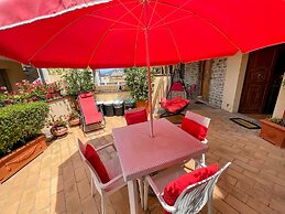 Central Spoleto Apartment With Large Sunny Terrace With Views