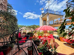 Central Spoleto Apartment With Large Sunny Terrace With Views