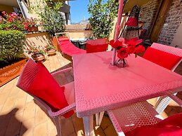 Central Spoleto Apartment With Large Sunny Terrace With Views