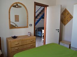 Apartment Directly On The Beach With Air Conditioning And Terrace, Pet