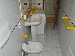 Apartment Directly On The Beach With Air Conditioning And Terrace, Pet