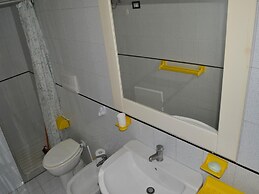 Apartment Directly On The Beach With Air Conditioning And Terrace, Pet