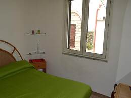 Apartment Directly On The Beach With Air Conditioning And Terrace, Pet