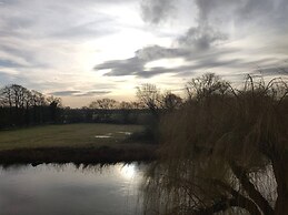 River Penthouse Little Paxton - 75 Skipper Way