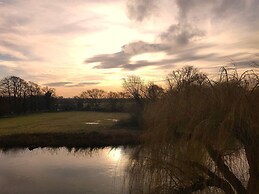 River Penthouse Little Paxton - 75 Skipper Way