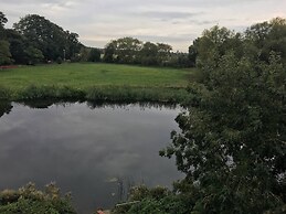 Penthouse Apartment On The River - 65 Skipper Way