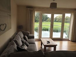 Penthouse Apartment On The River - 65 Skipper Way