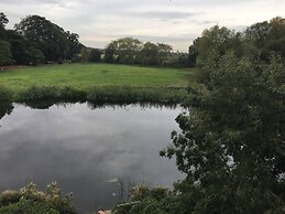 Penthouse Apartment On The River - 65 Skipper Way