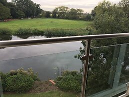 Penthouse Apartment On The River - 65 Skipper Way