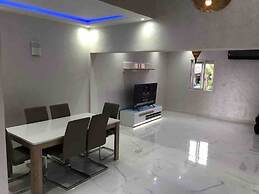 Yallahriyad Triplex For 6 Persons Max