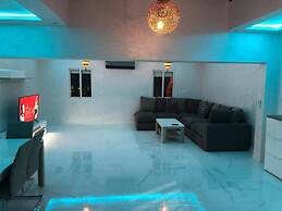 Yallahriyad Triplex For 6 Persons Max