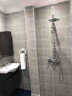 Yallahriyad Triplex For 6 Persons Max