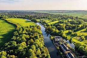 Meadow View Apt 2BR & 2 Bath Parking Near St Neots
