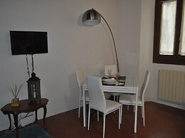 Movida Fiorentina in the Hearth of the Center of Firenze