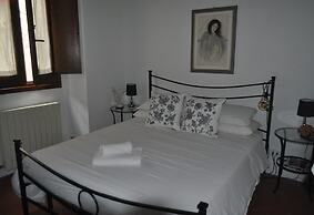 Movida Fiorentina in the Hearth of the Center of Firenze