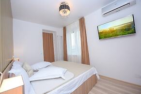 Privilege Apartment - Cismigiu Gardens