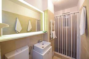 Privilege Apartment - Two Bedrooms - 5 Guests - Cismigiu Gardens