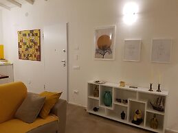 La Latomia Villa nei Pressi del Teatro Greco No1678