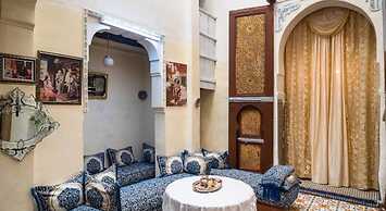 Family Room for 4 Peoples Sunny Riad Inside Medina Fes El Bali