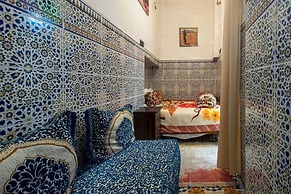 Family Room for 4 Peoples Sunny Riad Inside Medina Fes El Bali