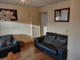 Waterfront Apartment In The Heart Of St Neots