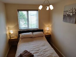 Waterfront Apartment In The Heart Of St Neots