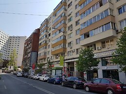 Twin 1 Apartment - Cismigiu Gardens