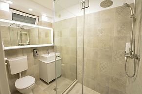 Twin 1 Apartment - Cismigiu Gardens