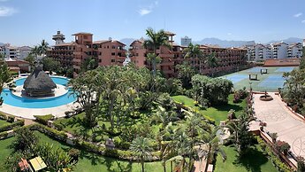 Sunny Apartment In The Heart of the Exclusive Marina Vallarta