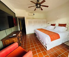 Sunny Apartment In The Heart of the Exclusive Marina Vallarta