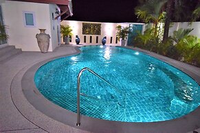 Very Large Villa Suitable for a Large Group up to 10 People or Even 2 