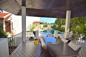 Very Large Villa Suitable for a Large Group up to 10 People or Even 2 