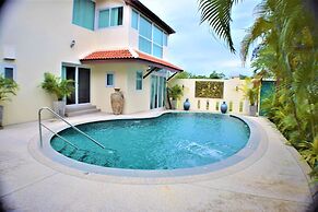 Very Large Villa Suitable for a Large Group up to 10 People or Even 2 