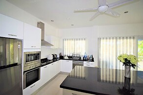 Very Large Villa Suitable for a Large Group up to 10 People or Even 2 