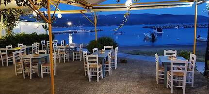 Despite Corona Summer Vacation on Southern Greek Beaches