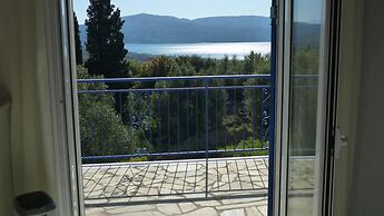 Despite Corona Summer Vacation on Southern Greek Beaches