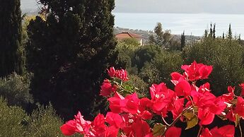 Despite Corona Summer Vacation on Southern Greek Beaches